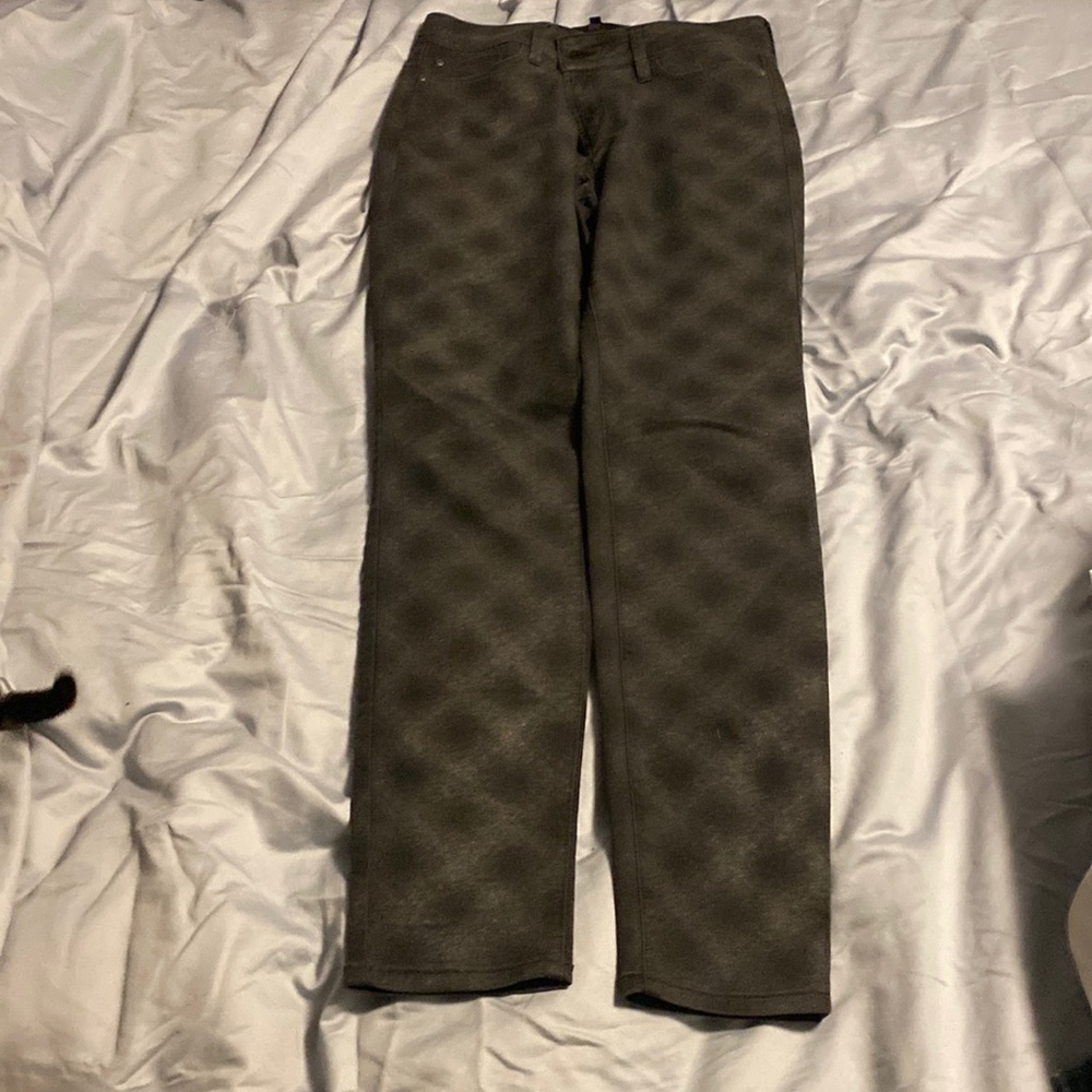 Women’s patterned denim , tapered leg. Super skinny, long (32 inseam)